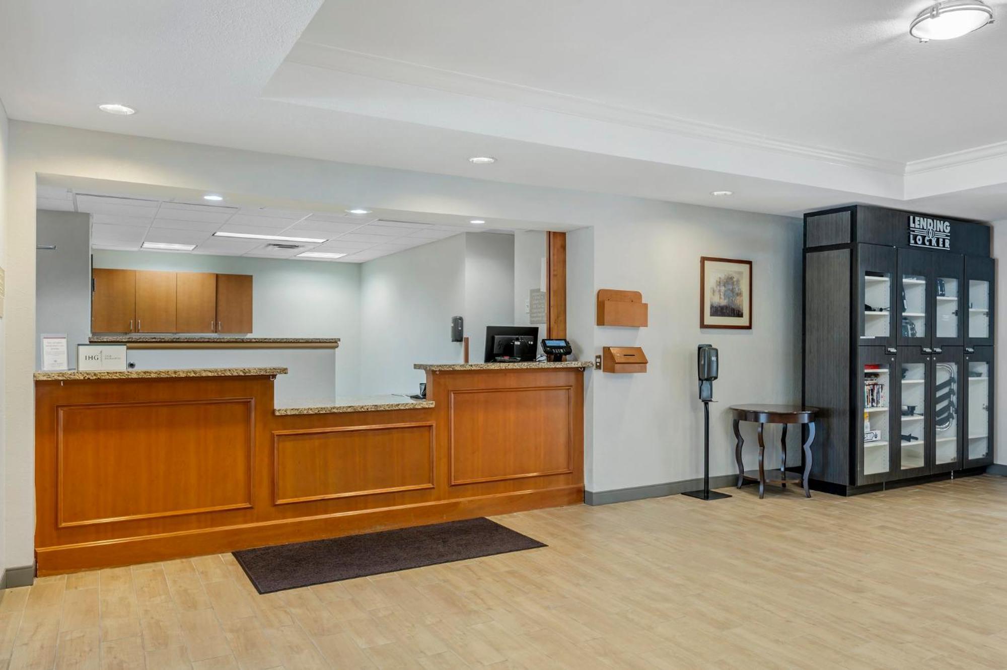 Candlewood Suites Indianapolis East By Ihg Exterior photo